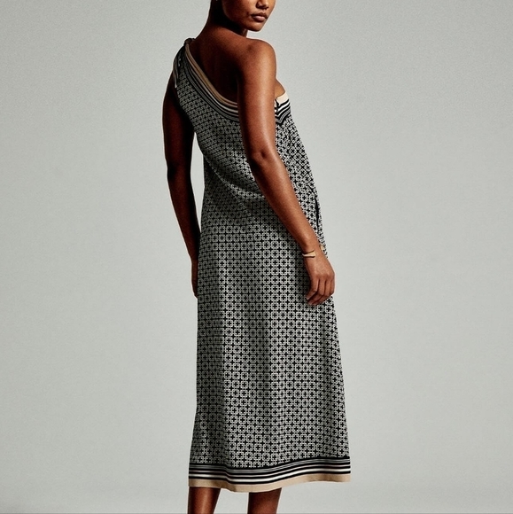 Abercrombie & Fitch Black and White One-Shoulder Maxi Dress - Picture 7 of 15